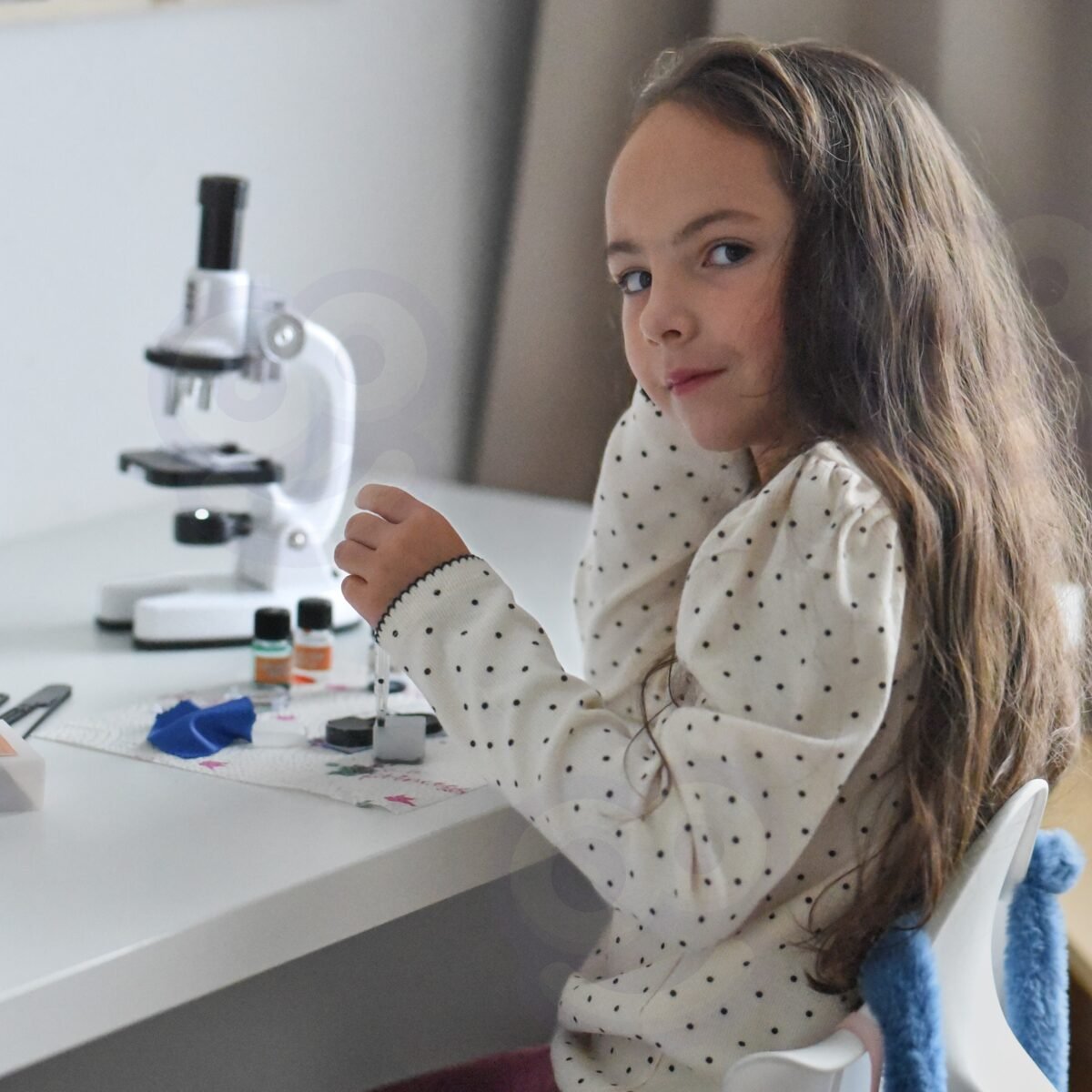 Vaikų mikroskopo rinkinys su iki 1200x didinimu ir telefono adapteriu – Paveikslėlis 4