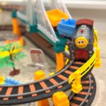 Elektrinis traukinys ir lenktynių trasa du viename su šviečiančiu viaduku, 192 dalių – Paveikslėlis 4