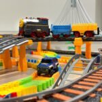 Elektrinis traukinys ir lenktynių trasa du viename su šviečiančiu viaduku, 192 dalių – Paveikslėlis 5