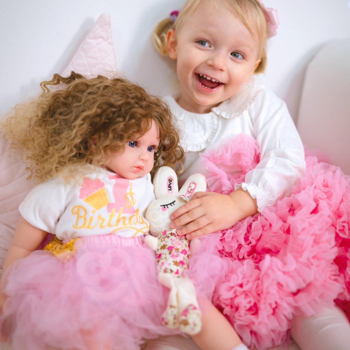 šukuojamais plaukais ir priežiūros priedais