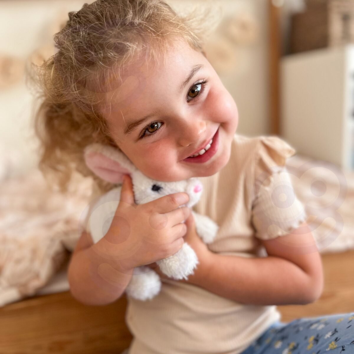 Interaktyvus baltas pliušinis triušiukas su morka – Paveikslėlis 3