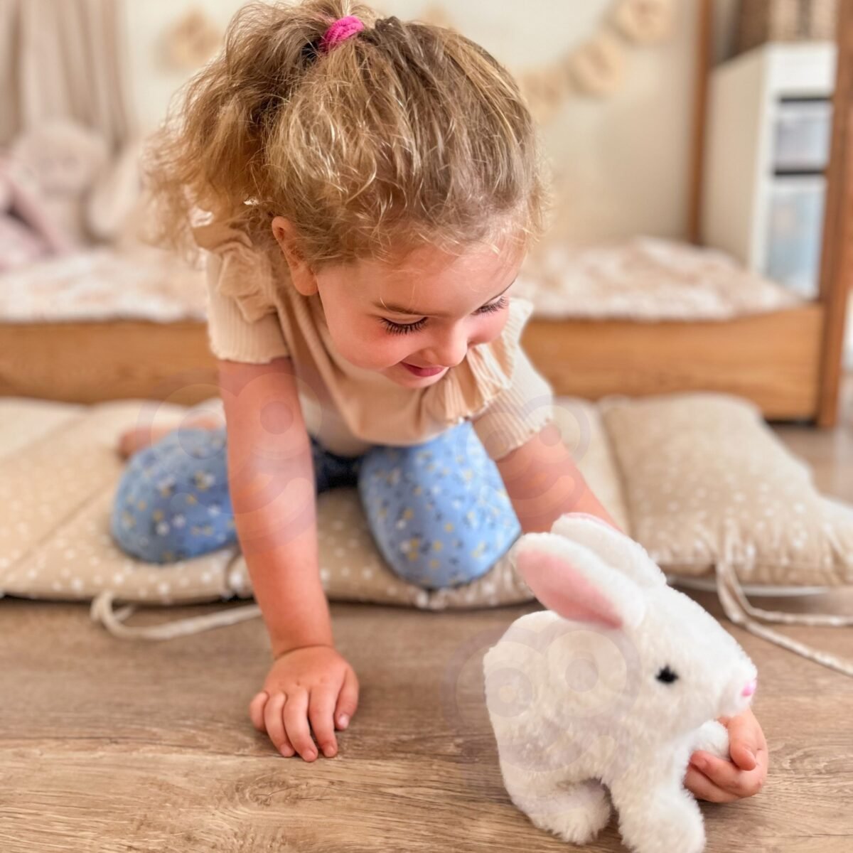 Interaktyvus baltas pliušinis triušiukas su morka – Paveikslėlis 5