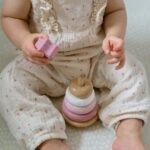 Medinė edukacinė piramidė su lapute
