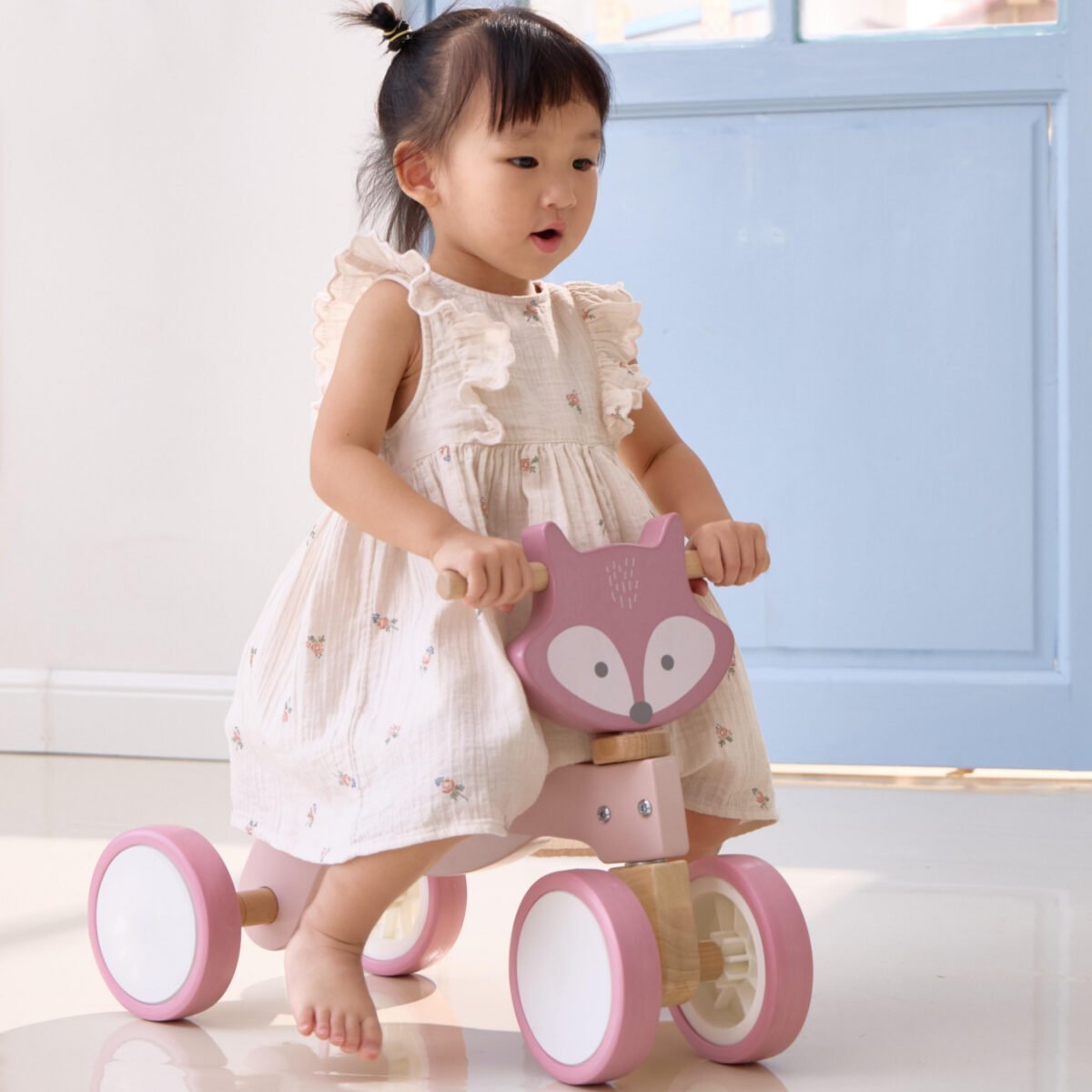 Medinė paspiriama lapė su minkštais ratais – Paveikslėlis 2