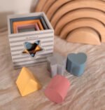 Medinė piramidė su formų rūšiuokliu ir skaičiais – Paveikslėlis 10