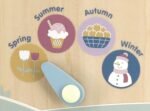 Medinis Montessori kalendorius su laikrodžiu anglų kalba