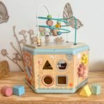 Medinis Montessori lavinamasis šešiakampis su atidaromu dangčiu – Paveikslėlis 11