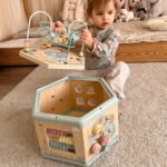 Medinis Montessori lavinamasis šešiakampis su atidaromu dangčiu – Paveikslėlis 5