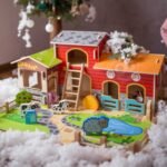 Medinis fermos žaidimo rinkinys su gyvūnėliais ir pastatais