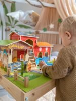Medinis fermos žaidimo rinkinys su gyvūnėliais ir pastatais