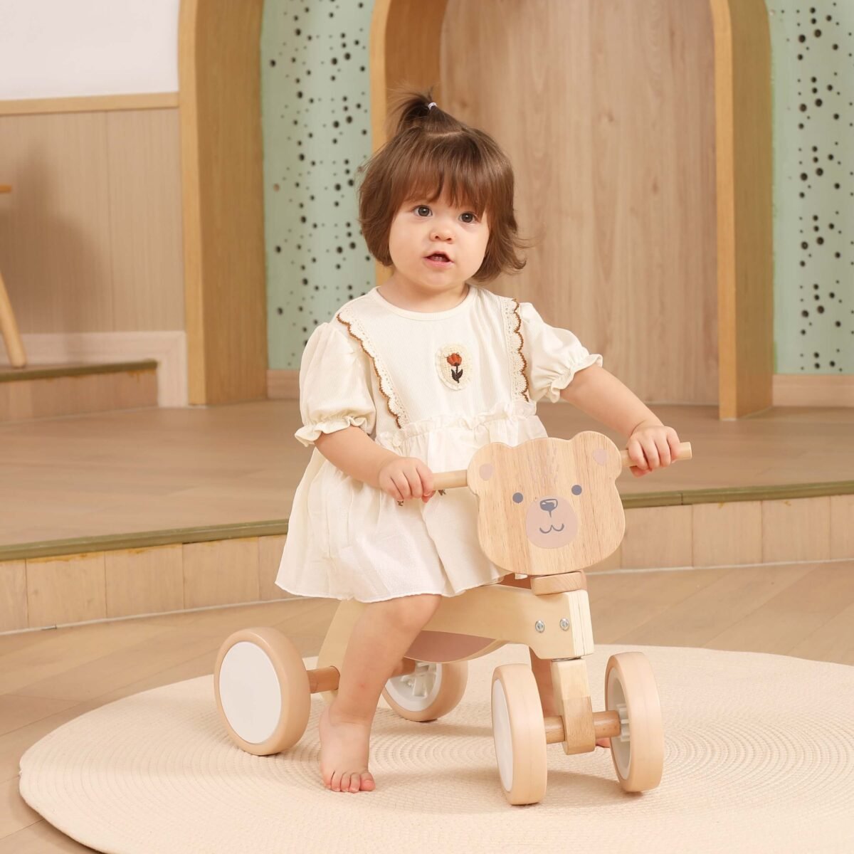 Medinis paspiriamasis meškiukas tyliais EVA ratais – Paveikslėlis 8