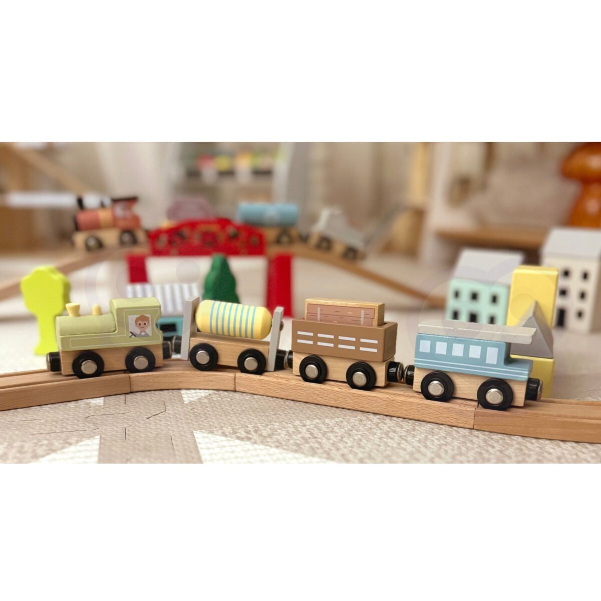 Medinis traukinukų rinkinys su magnetais – Paveikslėlis 8