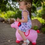 Pripučiamas rožinis vienaragis šokliukas su pompa