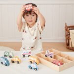 Spalvotų medinių miesto transporto priemonių 9 dalių rinkinys dėžutėje – Paveikslėlis 3