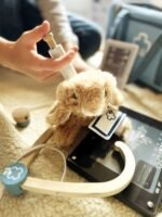 Triušis su veterinarijos rinkiniu – Paveikslėlis 4