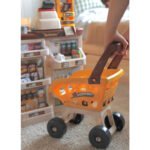 Žaislinis prekybos centras su vežimėliu, svarstyklėmis, kasa, skeneriu ir 48 priedais – Paveikslėlis 10