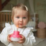 Interaktyvi lėlė Mažoji Zosė su gimtadienio rinkiniu, 35 cm – Paveikslėlis 6