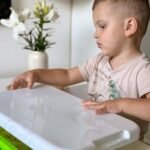 Kinetinis smėlis 1,5 kg rinkinys su gyvūnų formelėmis ir smėlio dėže – Paveikslėlis 10