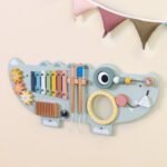 Medinė manipuliacinė lenta krokodilo formos su muzikos instrumentais – Paveikslėlis 2