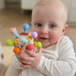 Minkštas sensorinis barškutis-kramtukas kūdikiams nuo gimimo