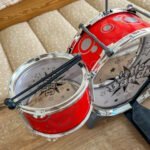 Muzikinis būgnų rinkinys vaikams su lėkšte ir lazdelėmis – Paveikslėlis 7