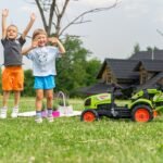 Pedalinis traktorius vaikams su krautuvu ir priekaba – Paveikslėlis 3