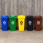 Plastikinis 120 l atliekų konteineris su guminiais ratais