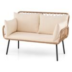 Sodo sofa 2 vietų poliratano su pagalvėlėmis ir porankiais (Smėlio spalvos)