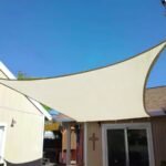 Vandeniui atspari stačiakampė saulės burė 2 x 3 m smėlio spalvos