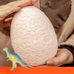 Dinozaurų kiaušinio kasinėjimo rinkinys su 12 figūrėlių