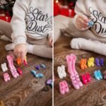 Lėlė Lili mados modelis su drabužių ir aksesuarų rinkiniu – Paveikslėlis 5