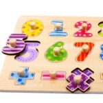 Medinė skaičių dėlionė su matematiniais ženklais – Paveikslėlis 4