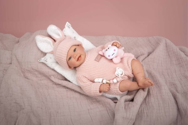 Arias Reborn lėlė kūdikėlis rožiniais rūbeliais