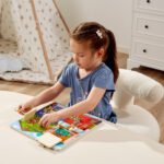Medinė Montessori veiklos lenta su spynelėmis ir skląsčiais – Paveikslėlis 2