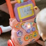 Interaktyvi vaikštynė-stumdukas su muzika ir piešimo lenta – Paveikslėlis 2