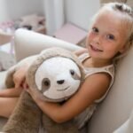 Sensorinis pliušinis tinginys 1,5 kg, 65 cm – Paveikslėlis 7